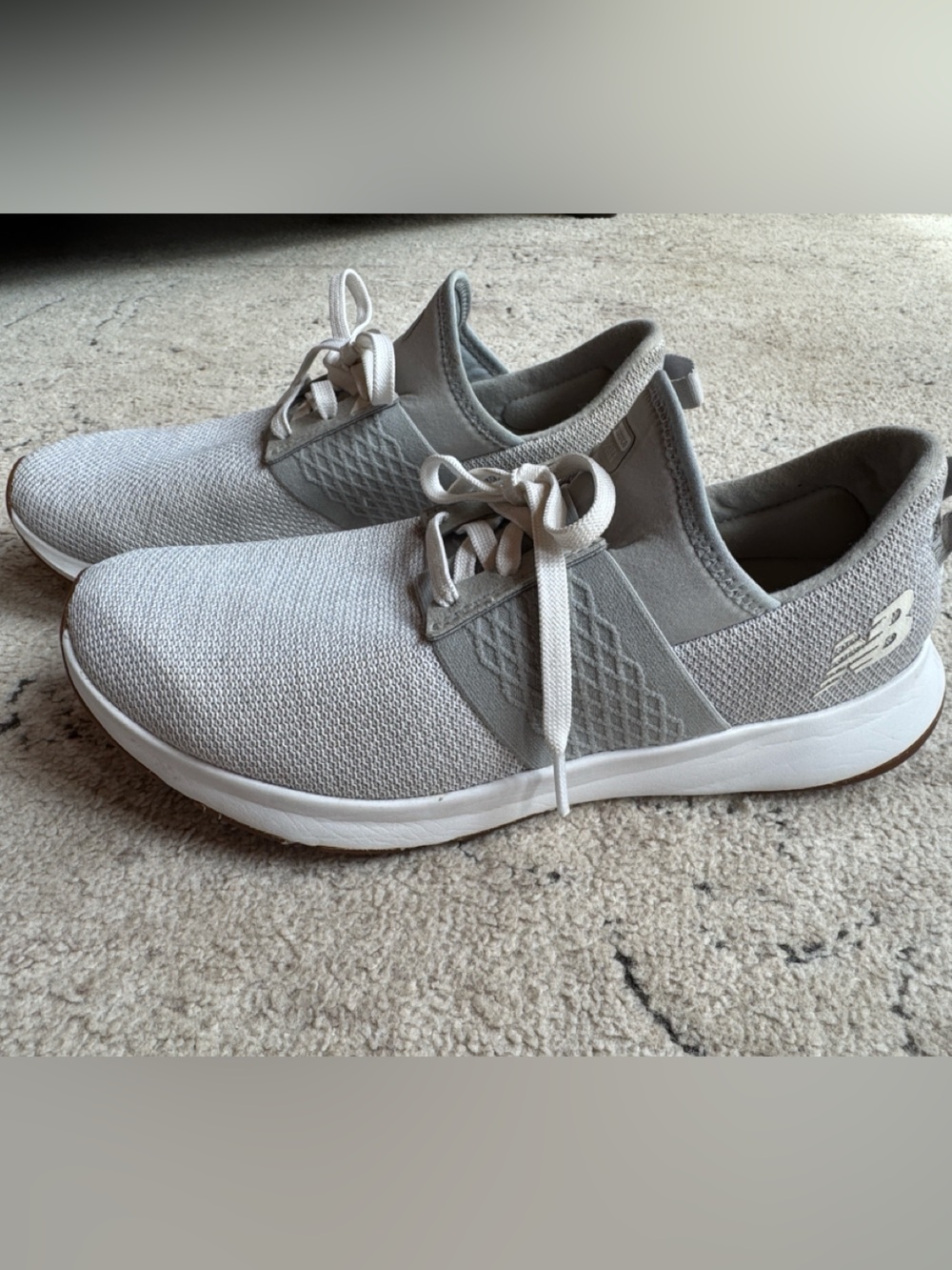 New Balance Womenโs New Balance Durasoft Nergize Grey Athletic Sneakers - Sz 8.5